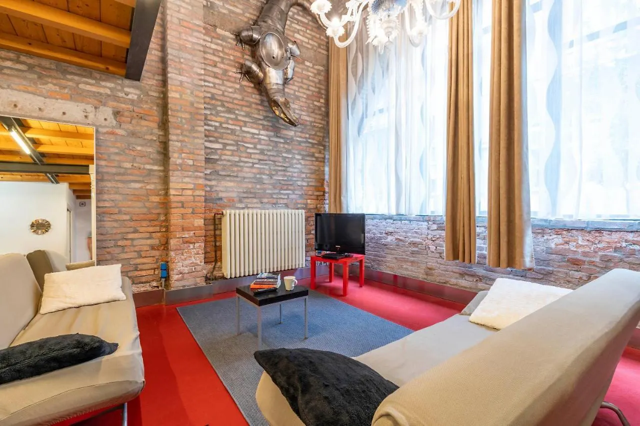 Venetian Loft Apartment Italy